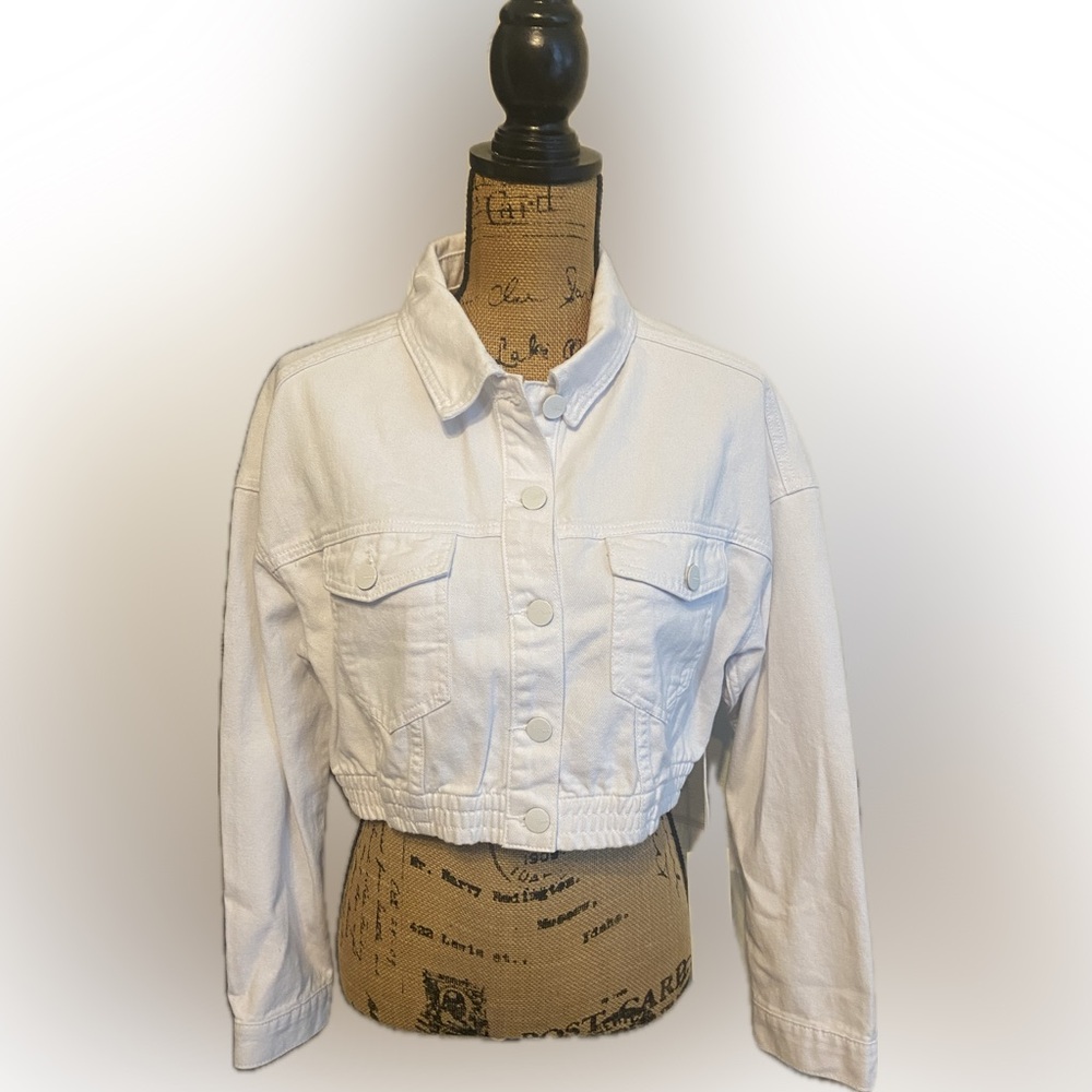 NWT Mono b Sz M White Long Sleeve Cropped Women’s Denim Jacket